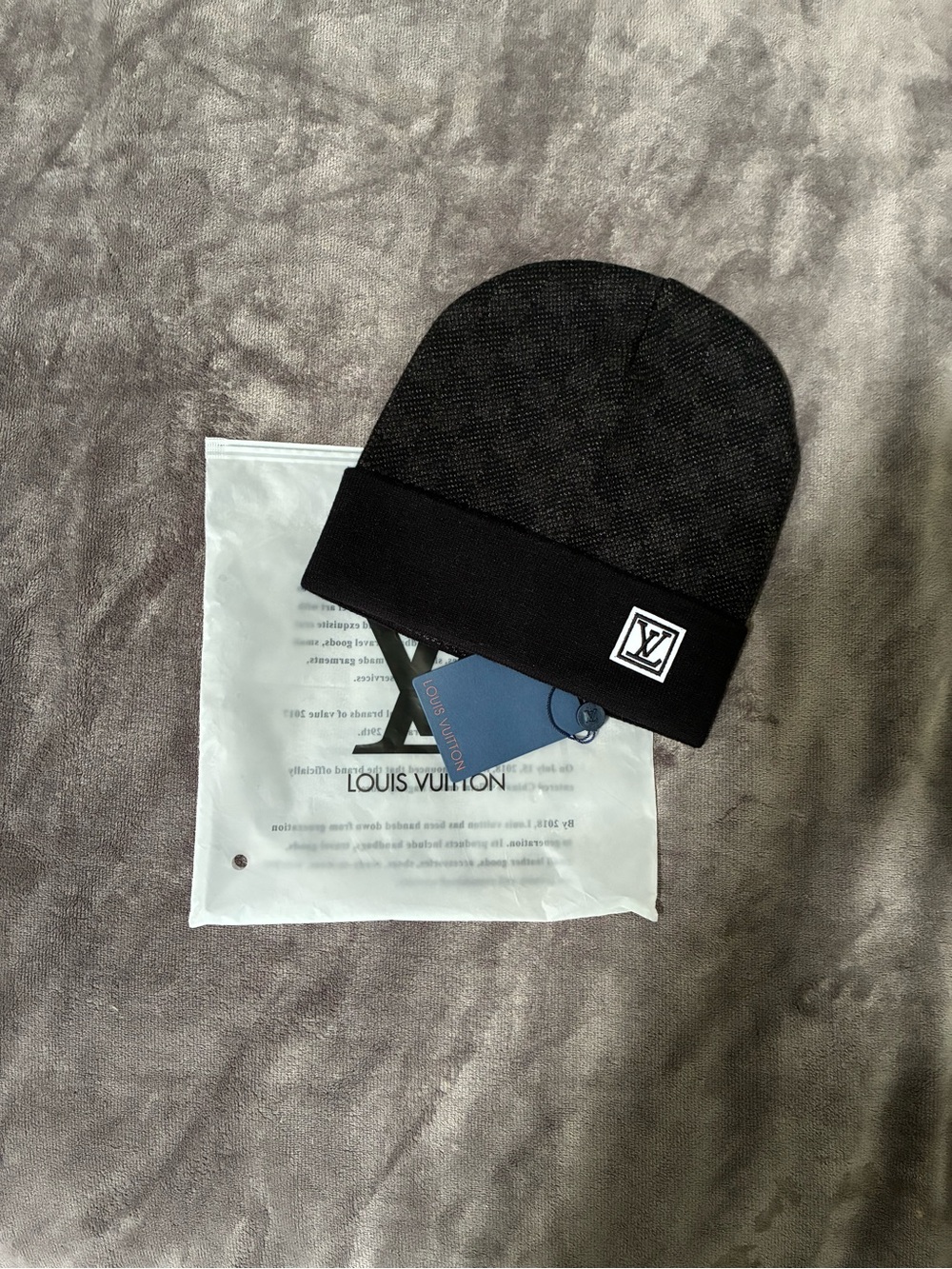 Black louis vuitton beanie - Gem